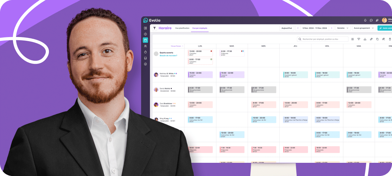 Alex en habit professionnel devant une interface de gestion des horaires Evolia | Alex in business attire in front of the Evolia scheduling interface